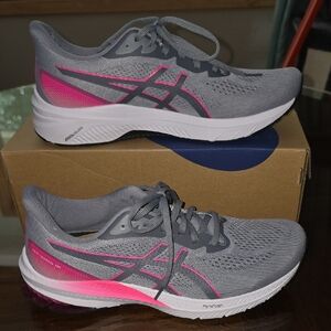 NWT- ASICS Women's Athletic Shoes in Gray and Pink Size 10.5